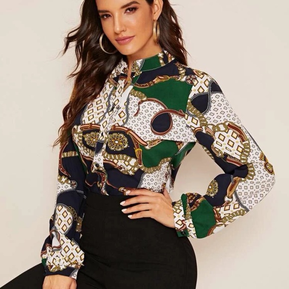 SHEIN Tops - geometric chain print v-neck shirt